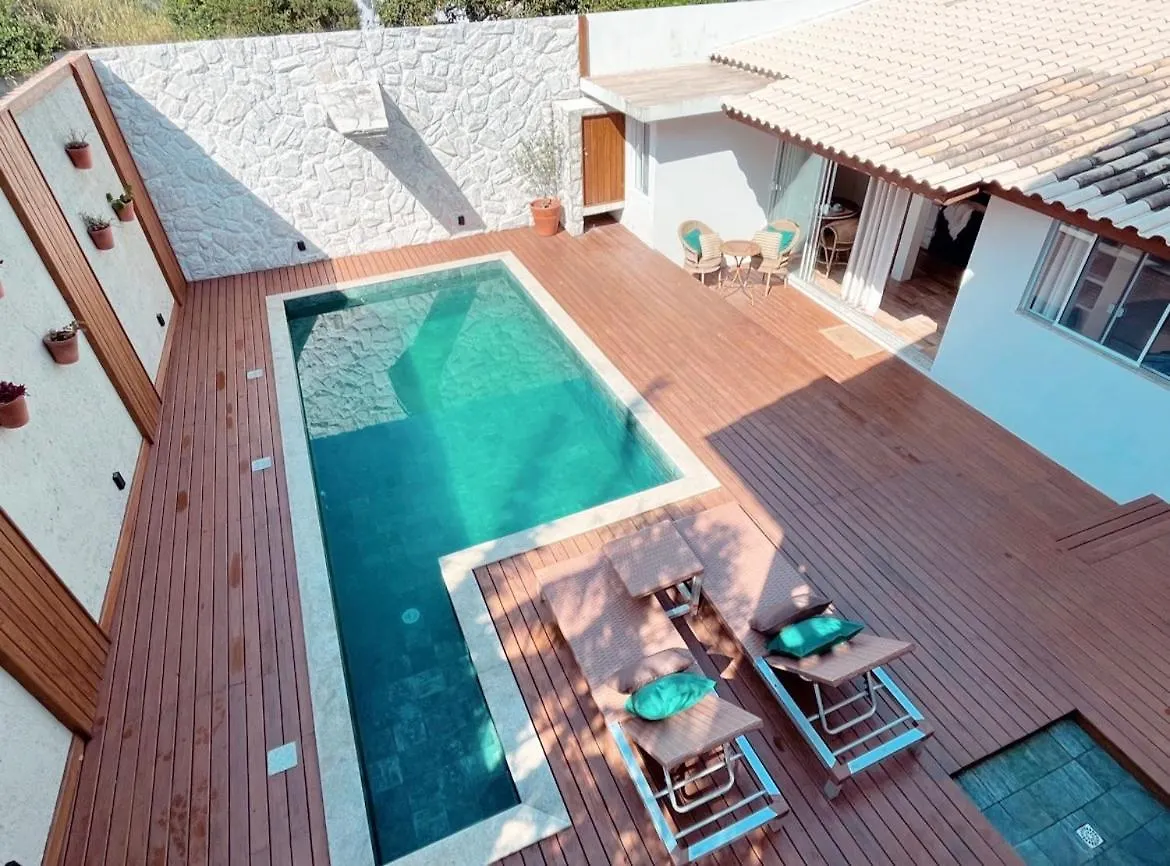 Casa com piscina e acesso a pé à Praia do Santinho Florianópolis